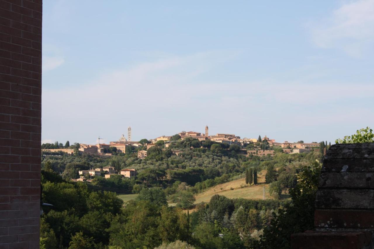 La Torre Di Caprera Apartman Siena Kültér fotó