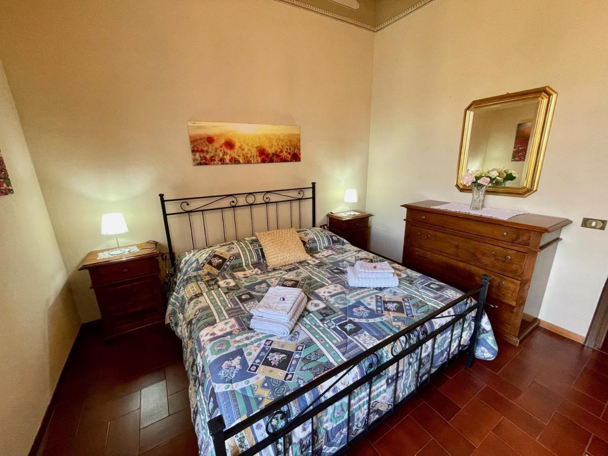 La Torre Di Caprera Apartman Siena Kültér fotó