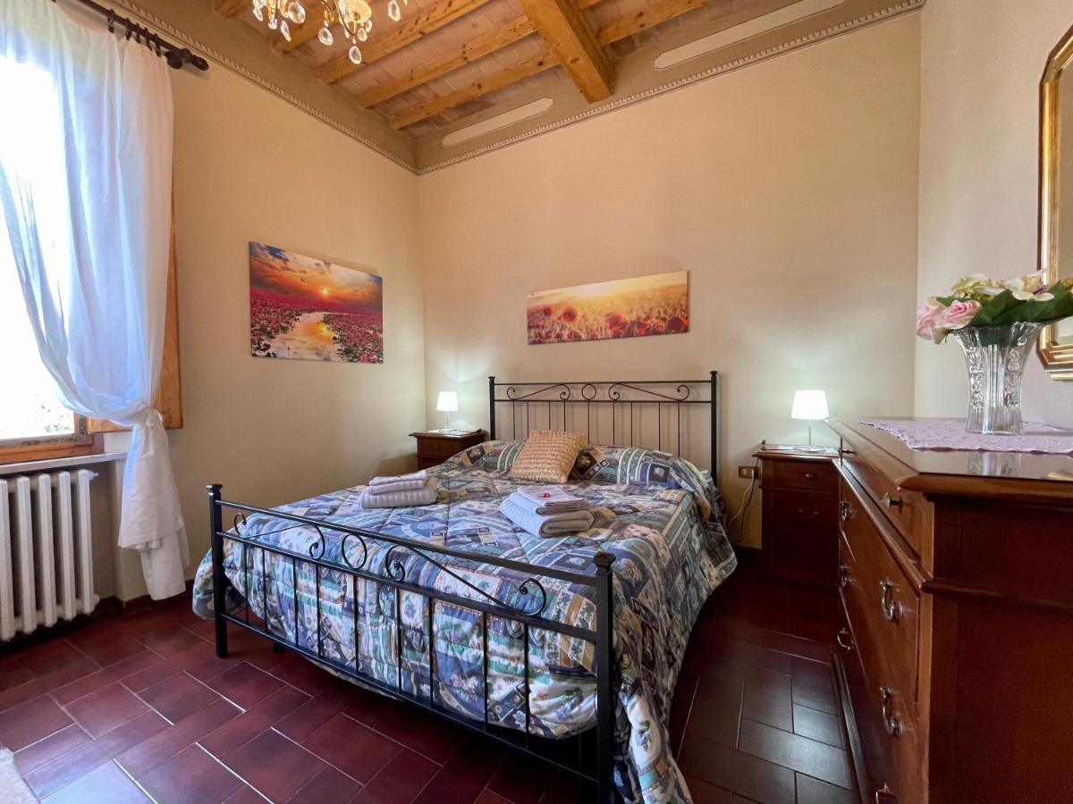 La Torre Di Caprera Apartman Siena Kültér fotó