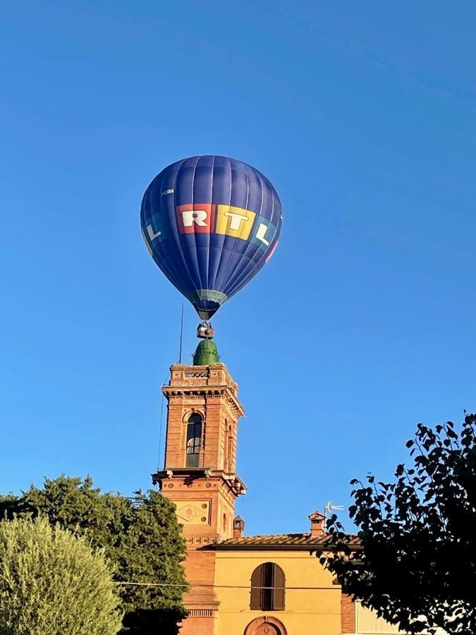 La Torre Di Caprera Apartman Siena Kültér fotó
