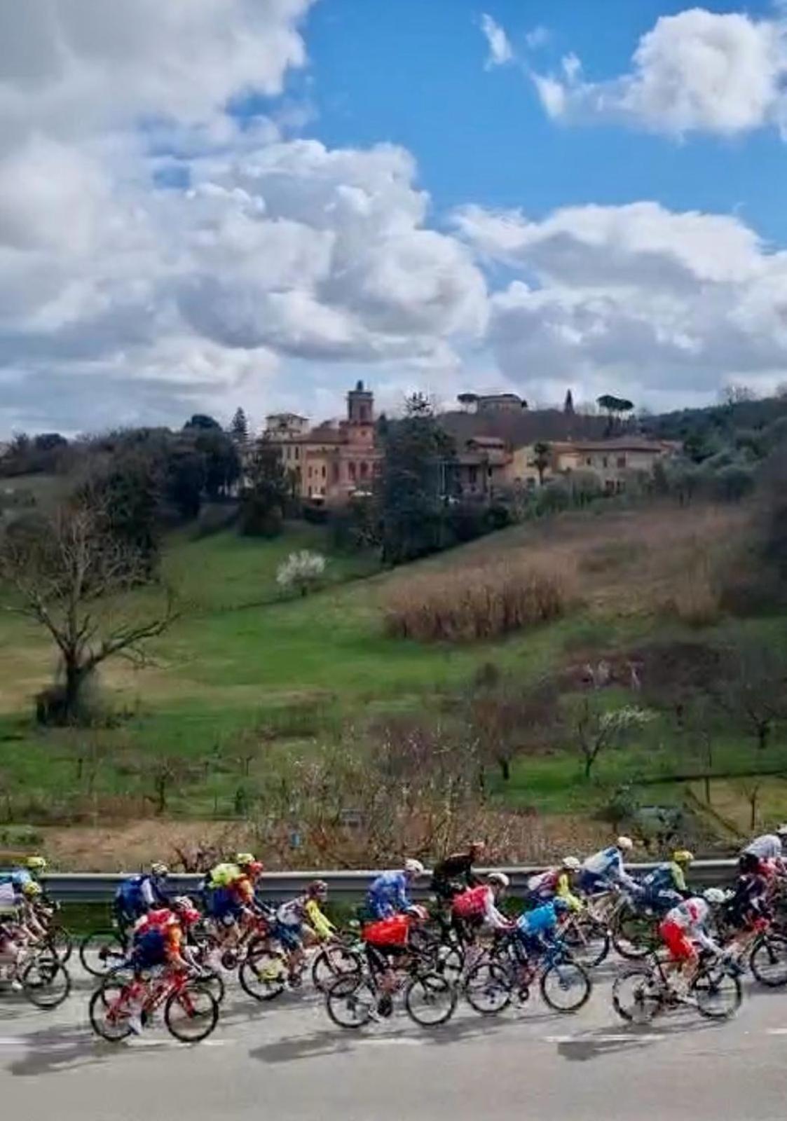 La Torre Di Caprera Apartman Siena Kültér fotó