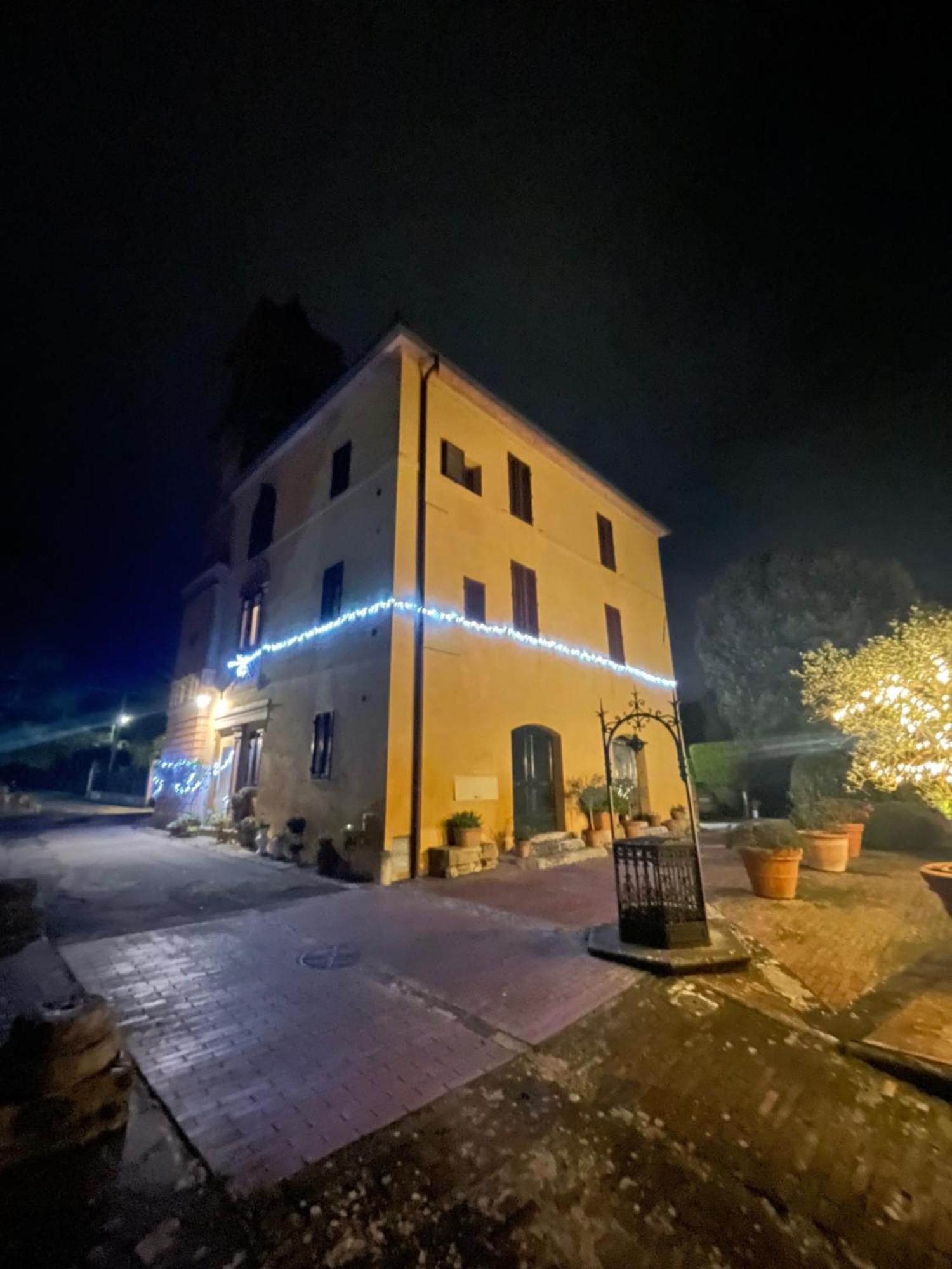 La Torre Di Caprera Apartman Siena Kültér fotó