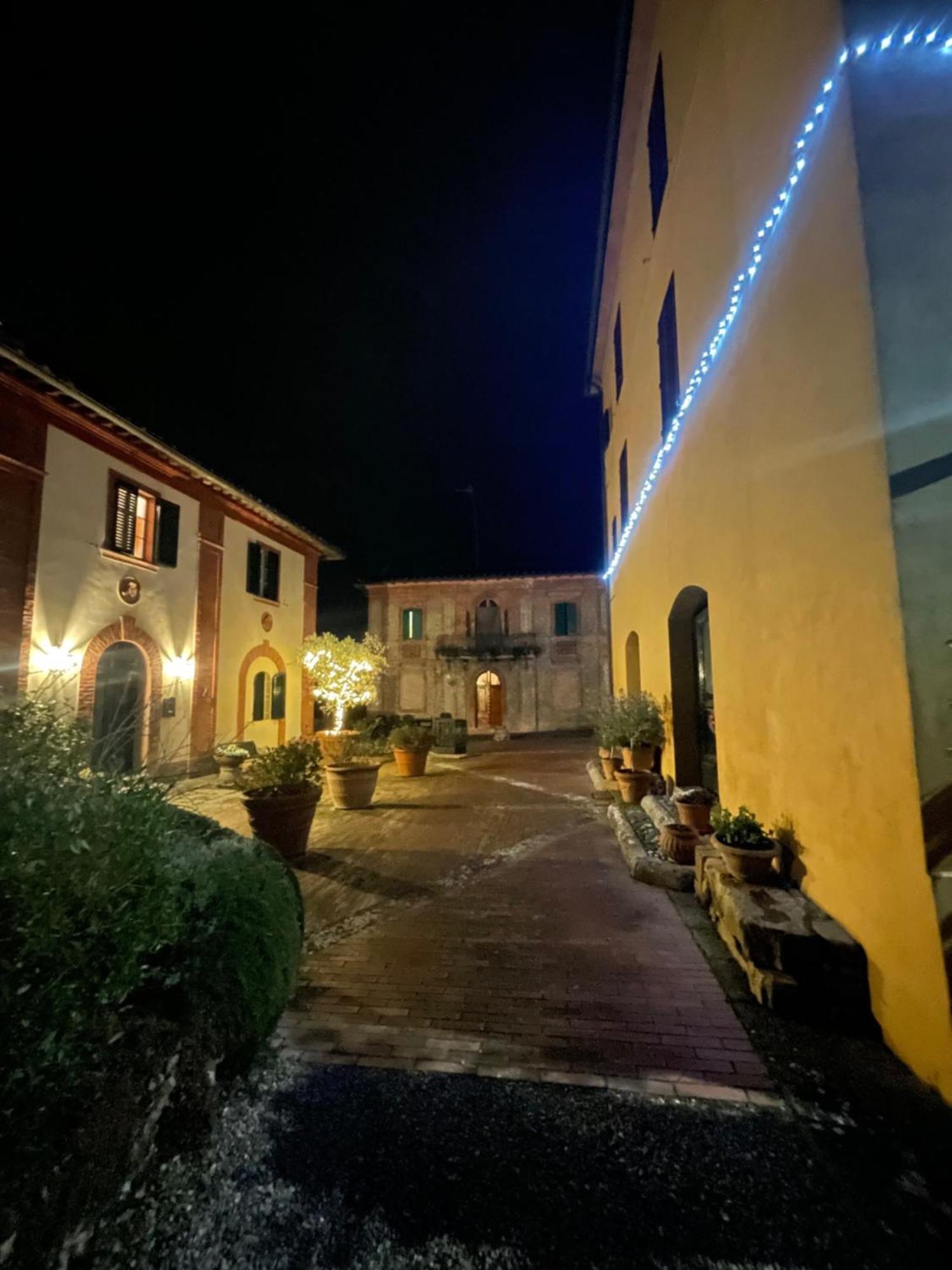 La Torre Di Caprera Apartman Siena Kültér fotó